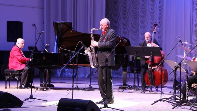 "Distant warm seas".Оркестр Лундстрема п/у Б. Фрумкина. Нижегородская филармония 21.11.2022. смотреть онлайн