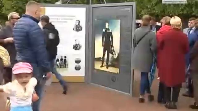 В Петергофе открыли выставку, приуроченную к двойному юбилею железных дорог в России смотреть онлайн