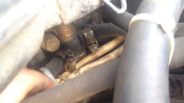 Открученный крепёж бензошлангов к карбу смотреть онлайн