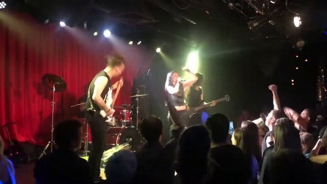 МАРА, «СВЕТ». Концерт в клубе «16 тонн» в Москве 18.06.2022. смотреть онлайн