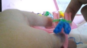 Плетение человечка из резинок 1