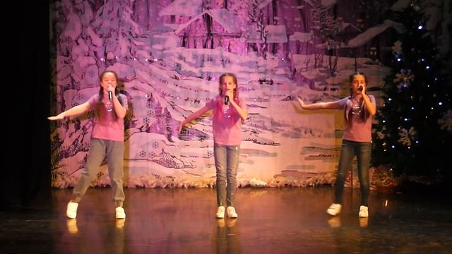 «Километры» -- трио «Зазеркалье» смотреть онлайн