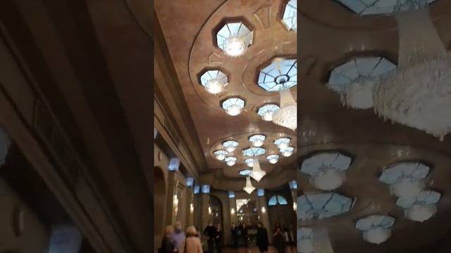 Хол в драматическом театре города Воронеж смотреть онлайн