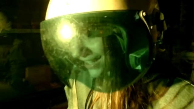 Девушка из космоса приглашает на квартирник в музей! смотреть онлайн