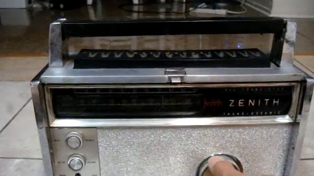 Zenith radio transistor receiver how SOUND music working смотреть онлайн