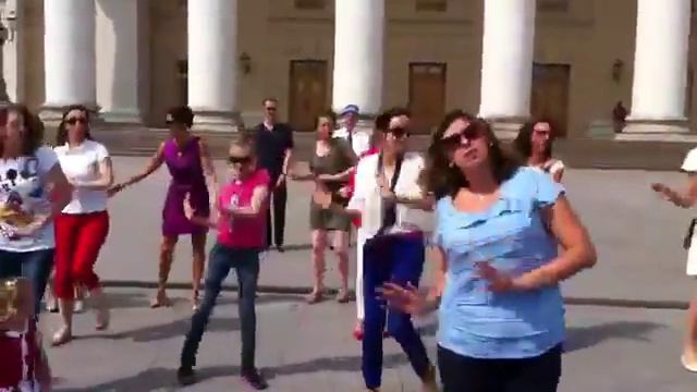 МОСКВА.БОЛЬШОЙ ТЕАТР.ФЛЕШМОБ. смотреть онлайн