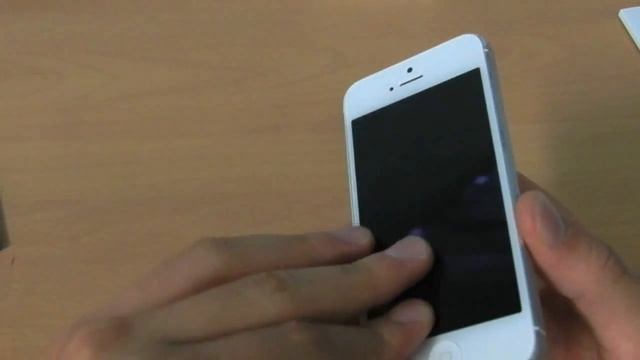 iPhone 5 Nero VS. Bianco Unboxing ITA смотреть онлайн