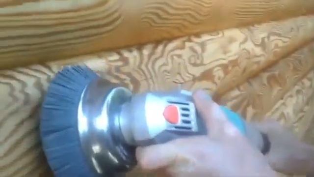 Шлифовка сруба нейлоновой щëткой д150 Р80 смотреть онлайн