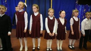 У дороги чибис  исполняет хор 1 класса