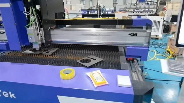 Acctek 1530 2kw 3kw Fiber laser cutting machine show смотреть онлайн