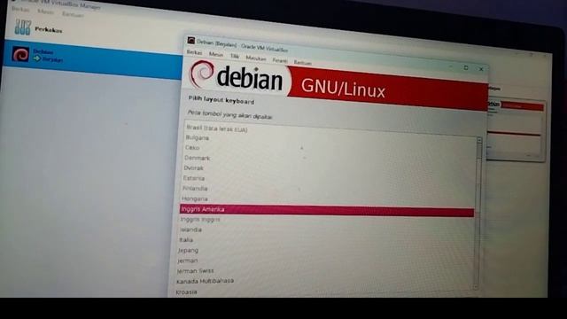 Tutorial download Linux Debian menggunakan virtualBox смотреть онлайн