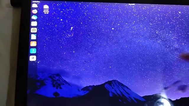Ubuntu 18.10 em uma TELA TOUCHSCREEN! смотреть онлайн