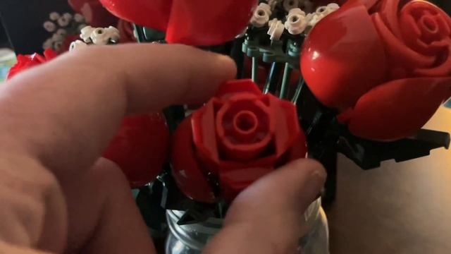 Lego Bouquet of Roses review смотреть онлайн