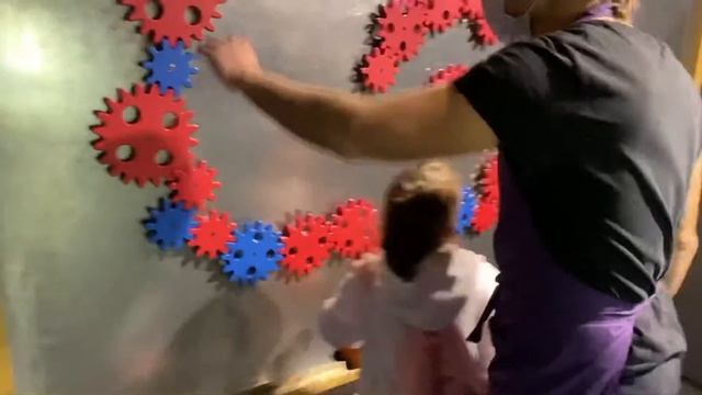 КАРОЛИНА в музее ЭКСПЕРИМЕНТАРИУМ !!! смотреть онлайн