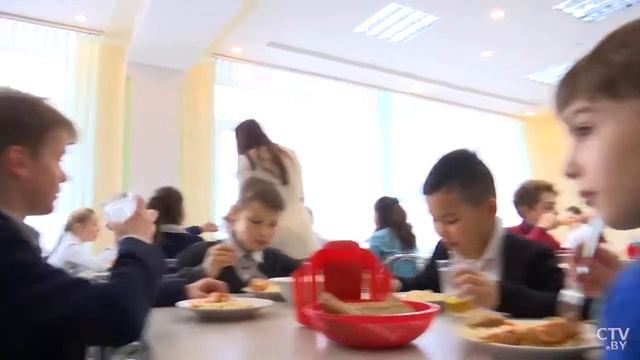 «Пирожное с маленьким мятным листочком». Насколько разнообразное меню предлагают школьникам смотреть онлайн