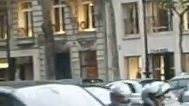 На улицах Парижа/ Street of Paris смотреть онлайн