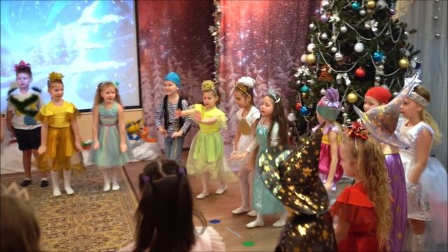 Приходи к нам, елочка! авт А Бельский/ Вход на праздник в подготовительной группе смотреть онлайн