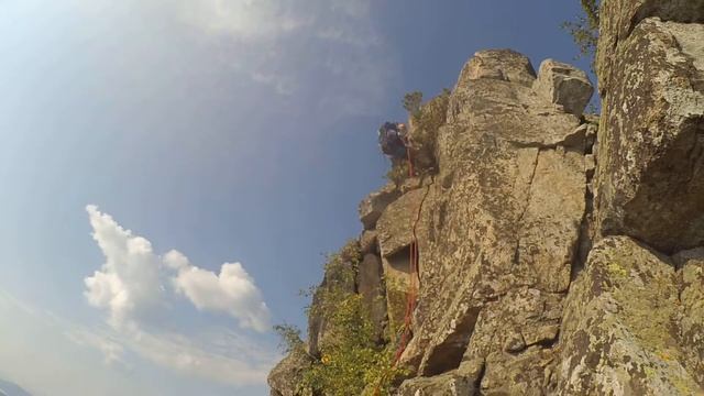 Дюльфер со скалы смотреть онлайн