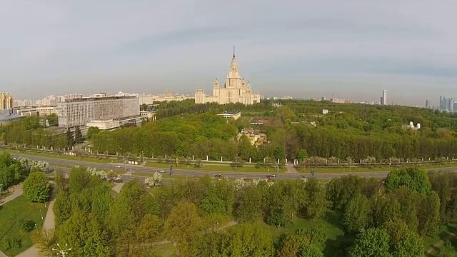 Москва с коптера Цирк и МГУ смотреть онлайн