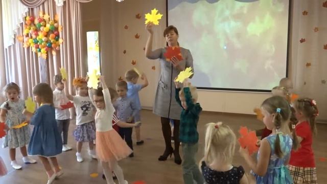 Хороводная с листочками, автор Л Некрасова смотреть онлайн