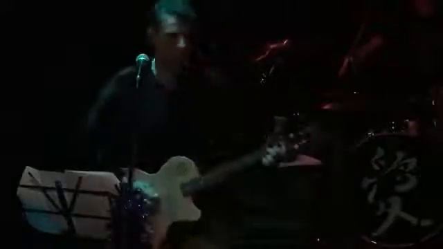 Группа "Улисс" (я-на бас-гитаре) - 27.12.2013 - песня "Нездешний карнавал" смотреть онлайн
