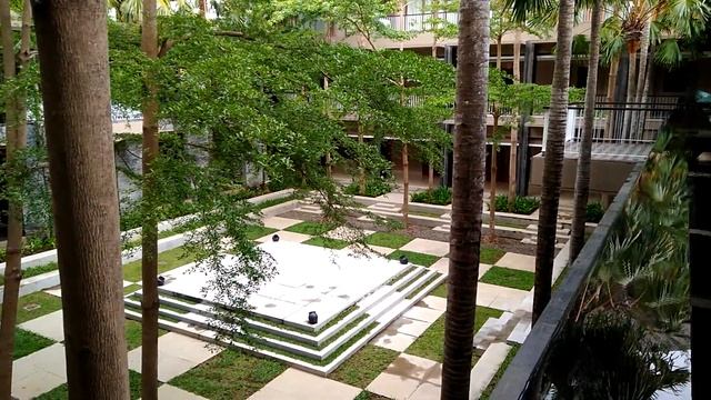 Территория отеля Коуртиярд Бали Нуса Дуа 4*. Бронировать тур из Польши, Калининграда +7(4012)90009 смотреть онлайн