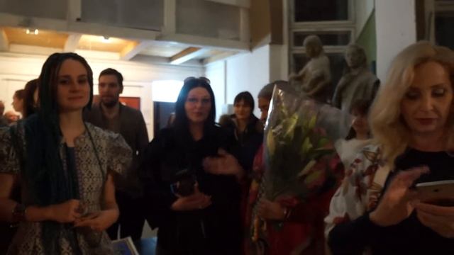 13 16 К;ришна открывтие выставки ДВЕРИ ЗЕМЛИ художник Мария Комыса куратор София Загряжская Творчес смотреть онлайн