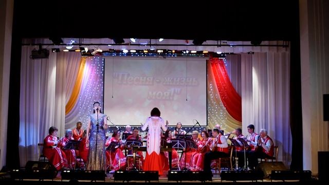 "Лирическая песенка" муз. Ю.Милютин сл.Е.Долматовский из к/ф "Сердца четырёх" (Всё стало вокруг... смотреть онлайн