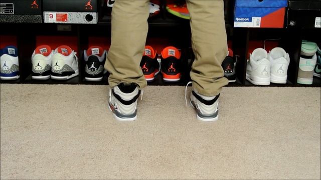 Air Jordan 8 Retro 'Bugs Bunny' 2013 On-Foot смотреть онлайн