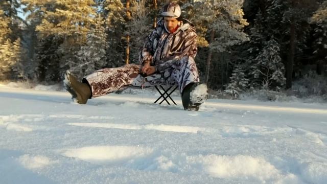 ЗИМНЯЯ РЫБАЛКА ДО ПОЗДНА! ПОСИДЕЛКИ У КОСТРА! ЛОВЛЯ ОКУНЯ смотреть онлайн