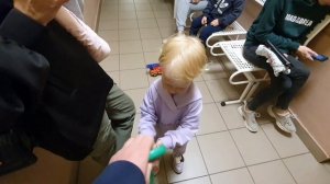 Прививки детям. Снимал видео, чтоб меньше стрессовать...