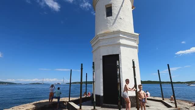 Прогулка до маяка Токаревского