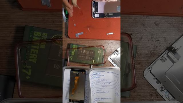 Hướng dẫn tháo ráp và thay pin trâu cho Iphone 7 plus. DiDongNCT смотреть онлайн