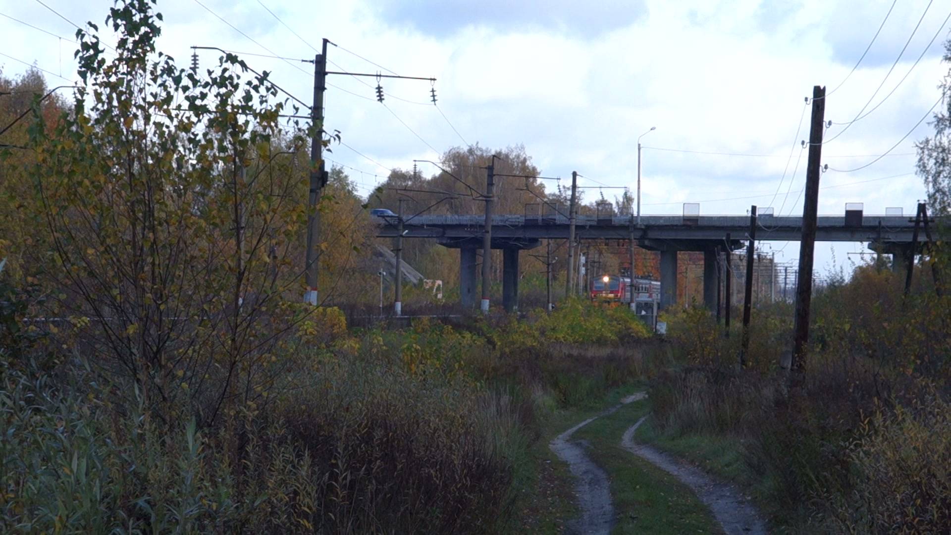 Электропоезд ЭД9МК-0167 отправляется со станции Киселиха смотреть онлайн