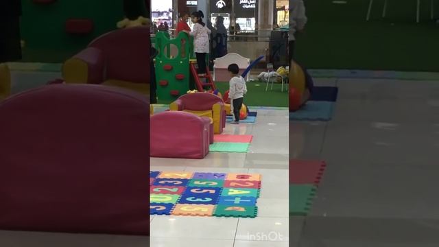 Let kids play in play area and enjoy full time window shopping 🛍 смотреть онлайн