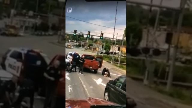 LIVE! Police standoff смотреть онлайн