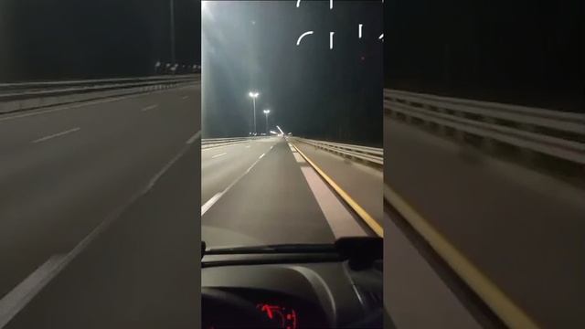 На М-11 положили музыкальную разметку. Ехать нужно минимум 110 км/ч, иначе не заиграет смотреть онлайн