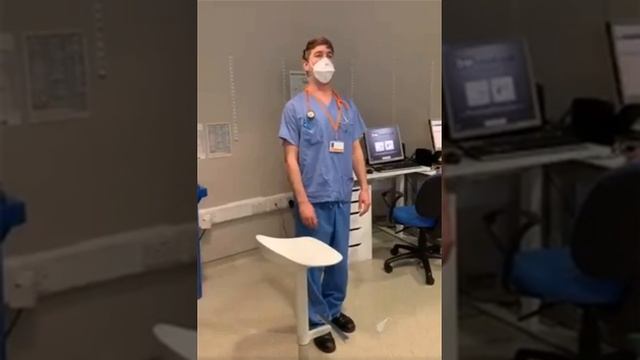 Врач порадовал коллег, исполнив арию из оперы Пуччини в больнице смотреть онлайн