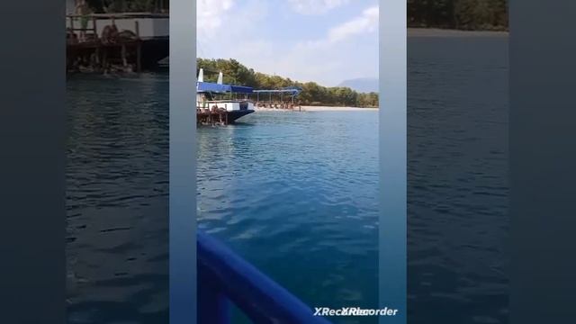 катаюсь на карабле плыву на экскурсию дача Сталина и Горбачёва смотреть онлайн