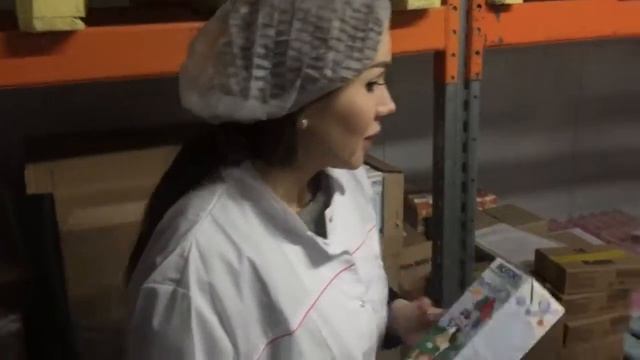 Жандарова Юлия проверяет комбинат "Московский школьник" смотреть онлайн