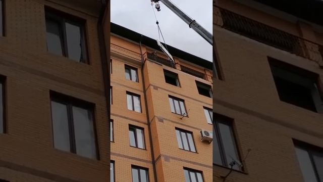 «Территория остекления». Подъем деревянных порталов на объекте в г. Грозном. смотреть онлайн