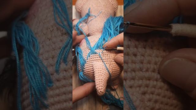 Крепление ниточек, для создания паричка у игрушки. Крючком смотреть онлайн