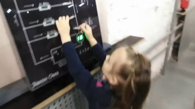ВЛОГ Как Соня пришла в музей интерактивной науки смотреть онлайн