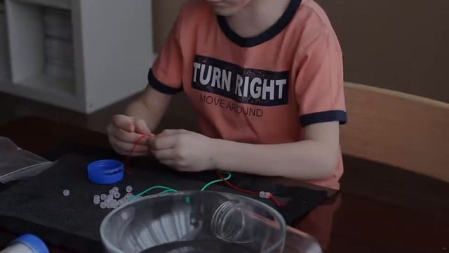 опыты профессора Николя: растущие фигурки, светонакопительные бусины, свистящий шар