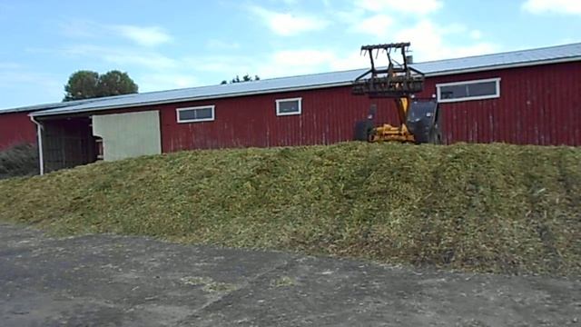 JBC ПРЕСУВАННЯ СИЛОСУ ! Прессование силоса! Pressing silage! 1 смотреть онлайн