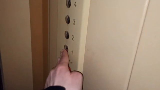Модернизированный лифт МЛЗ, г/п 320 кг, V=0,71 м/с (ул Героев 93 бригады, 8, подъезд 2, г Запорожье смотреть онлайн