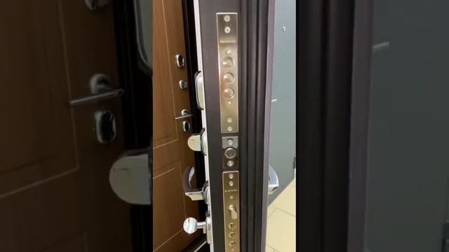 Входная дверь. Камфорт 8.27000.Доставка и установка бесплатная. смотреть онлайн