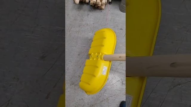 Лопата для снега не ломается / Снеговая лопата смотреть онлайн