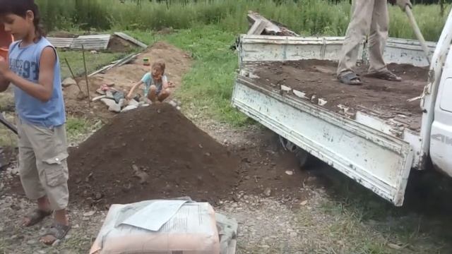 Разгружаем пескогравий смотреть онлайн