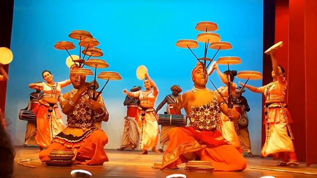 Шри-Ланка. Вот это танцы! Невероятно красиво смотреть онлайн